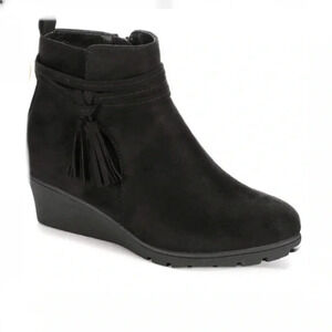 Cupcake Couture Black Lylah Wedge Bootie Youth Size 5